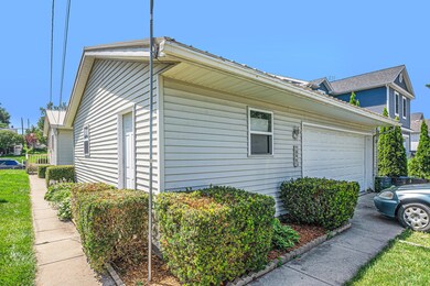 10461 Moore St, Syracuse, IN 46567 - photo 2