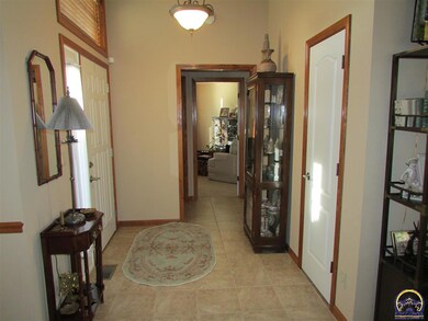 4032 SW Lincolnshire Rd, Topeka, KS 66610 - photo 2