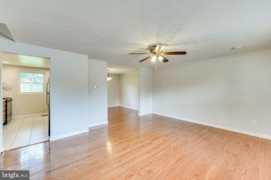 9208 Burke Rd, Burke, VA 22015 - photo 5