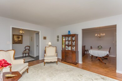 313 Stonewall Dr, Waynesboro, VA 22980 - photo 6