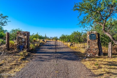 04-Gated Entrance