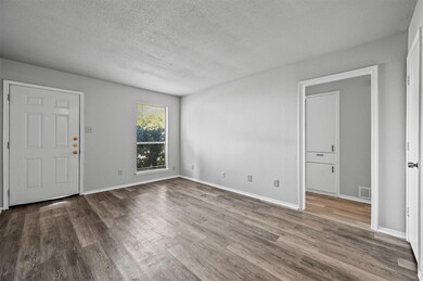 603 Starlinda Ct unit B, Arlington, TX 76012 - photo 4