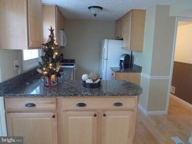 43 Dufief Ct, North Potomac, MD 20878 - photo 4