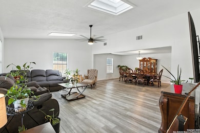 8265 Utopia Blvd, Selma, TX 78154 - photo 7