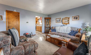 1715 Tremont St, Lincoln, IL 62656 - photo 2