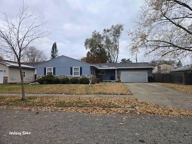 2838 Sunderland Rd, Lansing, MI 48911 - photo 3