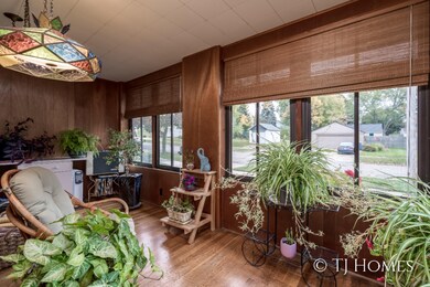 941 Flat St NE-14