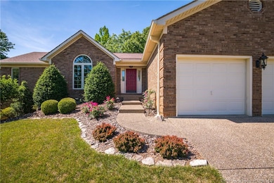 4706 Wolford Dr, Floyds Knobs, IN 47119 - photo 4