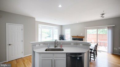 21017 Sojourn Ct, Germantown, MD 20876 - photo 4