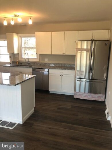 11130 Mountain View Cir, Hagerstown, MD 21740 - photo 5