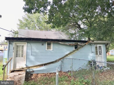 305 S Marlyn Ave, Essex, MD 21221 - photo 5