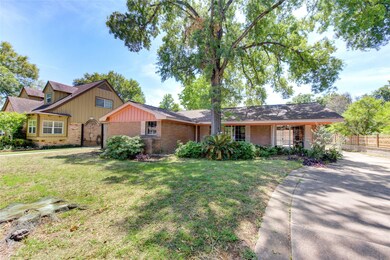 6227 Lindyann Ln, Houston, TX 77008 - photo 4
