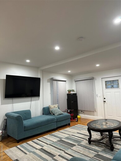 9322 Vanderveer St, Queens Village, NY 11428 - photo 4
