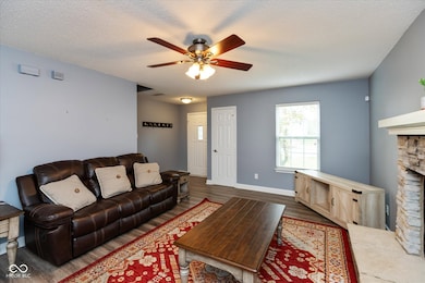 10270 Apple Blossom Cir, Fishers, IN 46038 - photo 3