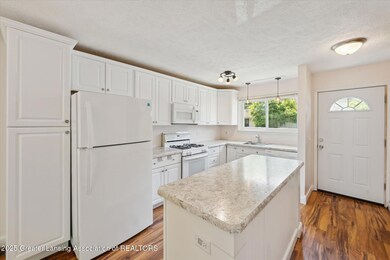 07-2110-La-Mer-Ln-Haslett-MI-48840-Windo
