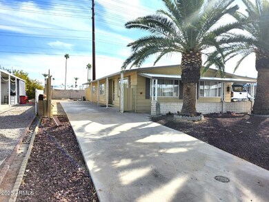 121 S 75th Place, Mesa, AZ 85208 - photo 2