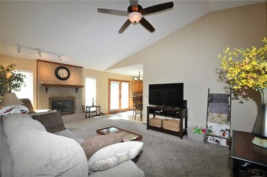 Open floor concept to both the dining/kitchen and 