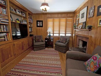 Den/Family/Great Room. Family room - built-ins and