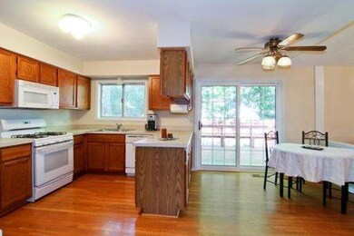 2551 Misty Ct, Naperville, IL 60564 - photo 3