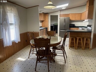 328 S State St, Sutherlin, OR 97479 - photo 3