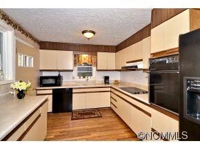 Lots of cabinet space