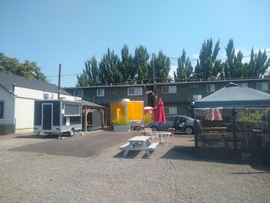 719 Bennett Ave, Medford, OR 97504 - photo 6