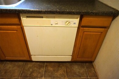 1008 W Morgan St, Denison, TX 75020 - photo 7