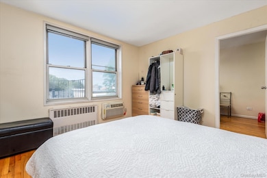 60-11 Broadway unit 3L, Woodside, NY 11377 - photo 5