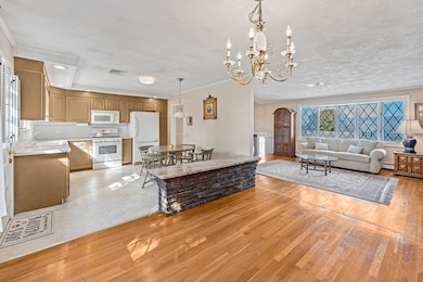 181 Fenley St, Revere, MA 02151 - photo 7