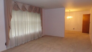 300 S Newcombe Ave, Donalsonville, GA 39845 - photo 2