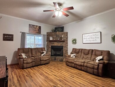 874 W Pearl St, Bolivar, MO 65613 - photo 4