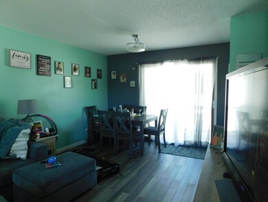 31 Coventry Ln unit 4, Muscatine, IA 52761 - photo 2