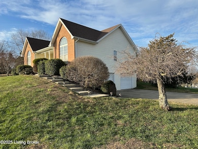 11 Bear Oak Ct, Cecilia, KY 42724 - photo 2