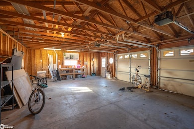 606 E 11th St, Vinton, IA 52349 - photo 6