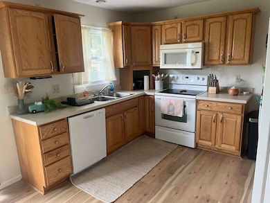 907 E 3rd St, Hastings, NE 68901 - photo 6