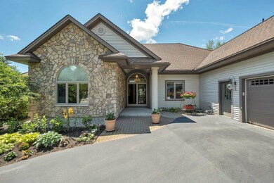 127 Samuel Hale Dr, Hales Location, NH 03860 - photo 3