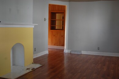 Spacious Family Room