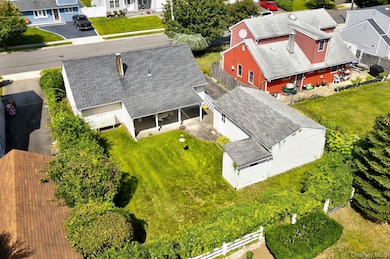 35 Vernon St, Plainview, NY 11803 - photo 2