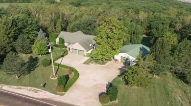 10306 SW State Route Jj, Saint Joseph, MO 64504 - photo 3