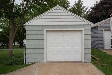 1232 60th St, Des Moines, IA 50311 - photo 4