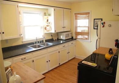 305 4th St, Waunakee, WI 53597 - photo 5