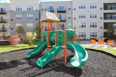 18w070 Royce Blvd unit 361, Oakbrook Terrace, IL 60181 - photo 4