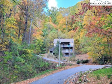 201 Thistle Ln, Banner Elk, NC 28604 - photo 2