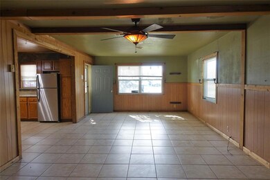 1714 Redwood Dr, Cleburne, TX 76033 - photo 4