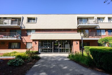 575 Broad St unit 313, East Weymouth, MA 02189 - photo 3