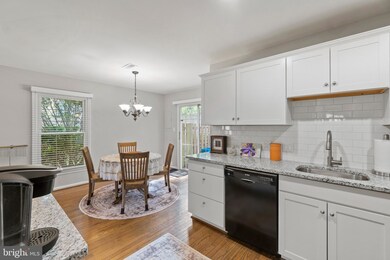 409 Powhatan Ct unit 87, Stafford, VA 22556 - photo 5