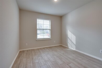 1308 S Clements St, Gainesville, TX 76240 - photo 5