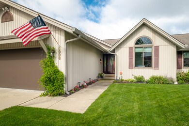 2938 Silver Fox Dr, Columbus, IN 47203 - photo 2