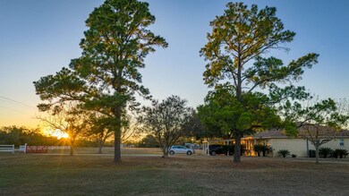 380 Clinton Rd, Cuero, TX 77954 - photo 4