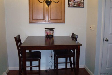 110 Edgecomb St, Albany, NY 12209 - photo 4